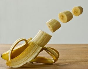 kan marsvin spise bananer? Hvis du hugger dem slik, kan de.